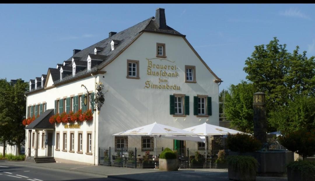 Zum Simonbraeu Hotel Bitburg Exterior foto